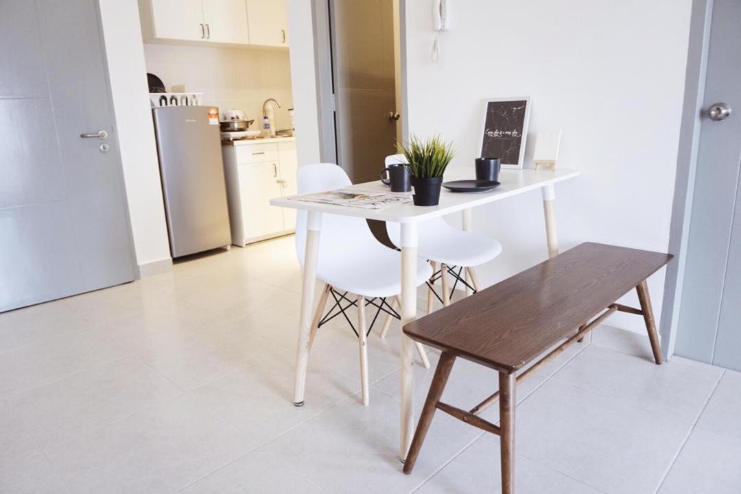 Cozy 2 Bedrooms 4 Pax Menjalara Near Desa Park Apartment