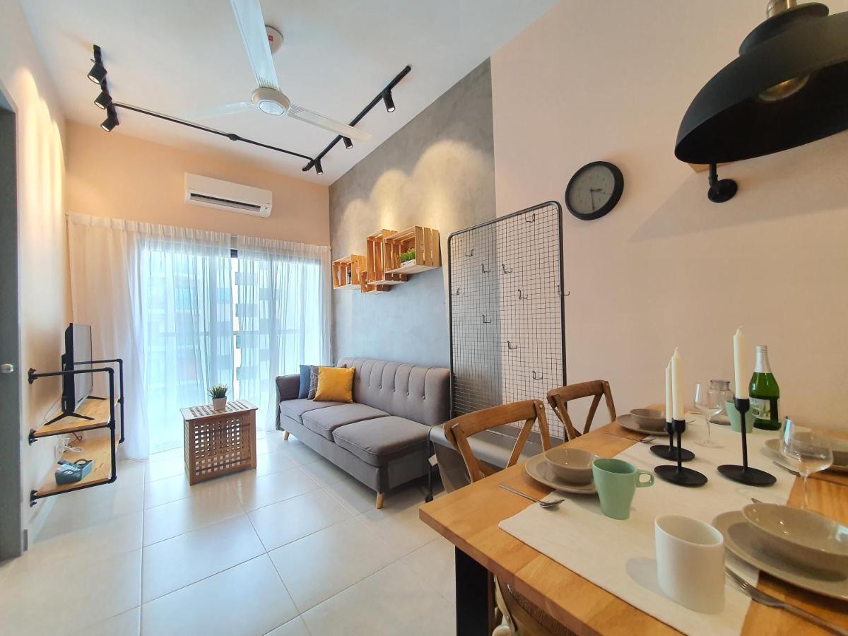 Cozy 2 Bedrooms 4 Pax Menjalara Near Desa Park Apartment *